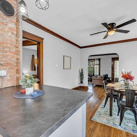 Beautifully Remodeled Duplex Apt In West Blvd Cleveland Zewnętrze zdjęcie